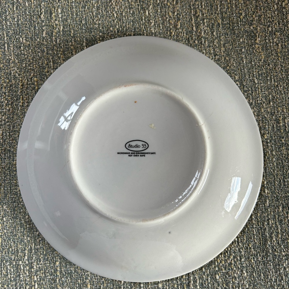 Heart Pattern Ceramic Plate - Picture 3 of 11
